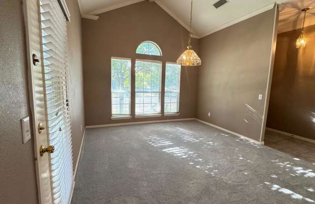 4407 Van Winkle Dr Gallery 3