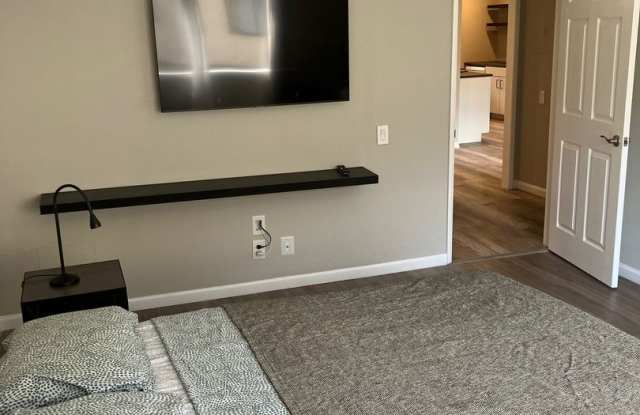 PICTURE PERFECT ONE BEDROOM , ONE BATH CONDO. GREAT MV LOCATION photos photos