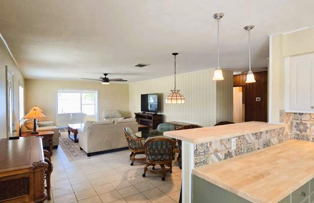 253 Blackwell Villa Cove Gallery 2