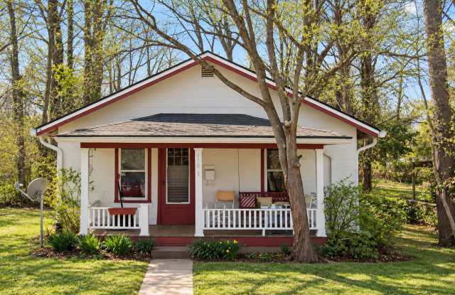 2 Bed House Available for 27! Gallery 2
