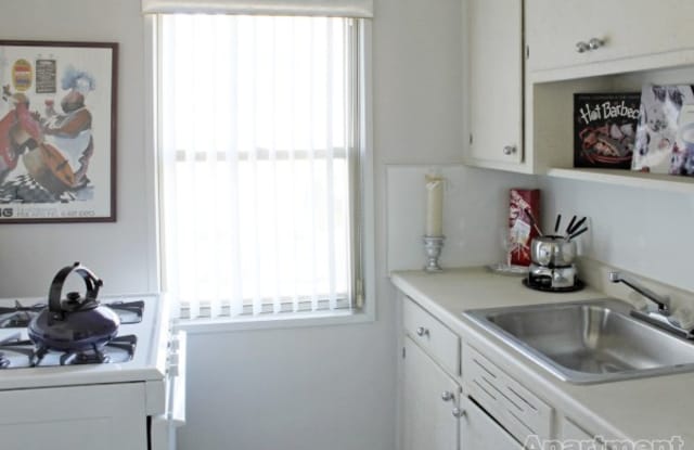 9570 FAUST APT - 107 - 9570 Faust Ave, Detroit, MI 48228