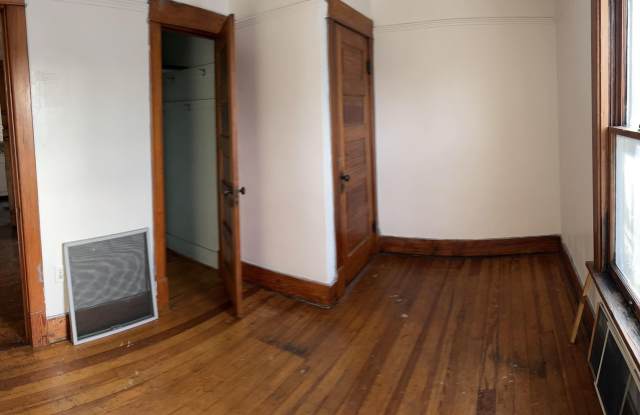 904 6th Avenue Gallery 3