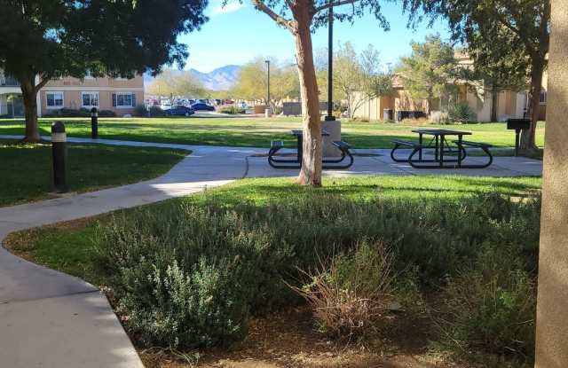 Larkspur Village Apartments Gallery 3