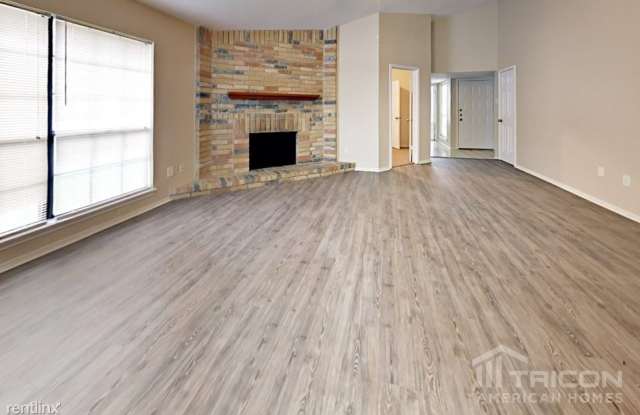 7811 Bluff Trail Drive Gallery 3