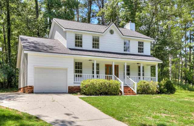 3 bedroom, 2.5 bathroom home on a large corner lot in the heart of Evans Gallery 1