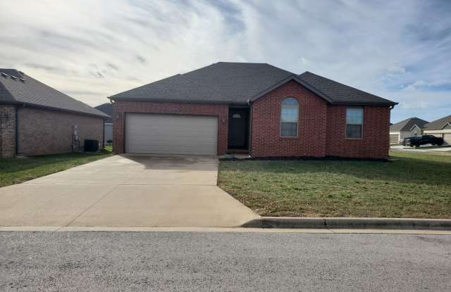Beautiful 3-bedroom, 2-bath home in Republic with a 2-car garage. - 500 Madrid Street, Republic, MO 65738