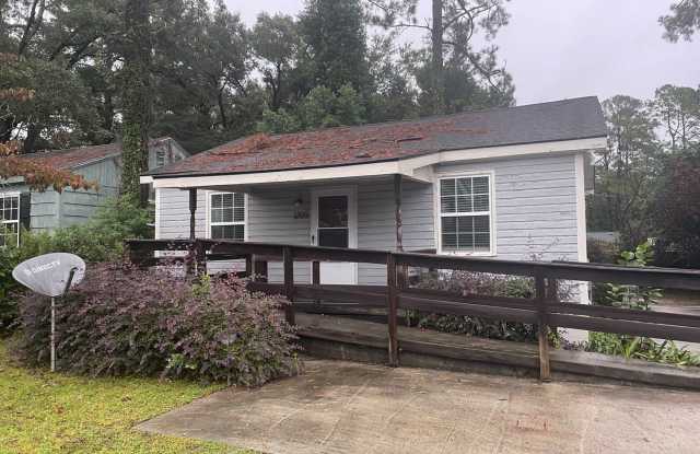 Cozy 3 Bedroom/1 Bath Home - 1309 Melody Lane, Valdosta, GA 31601