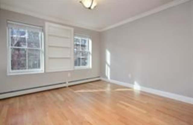 205 W Springfield St Apt 2 Gallery 2