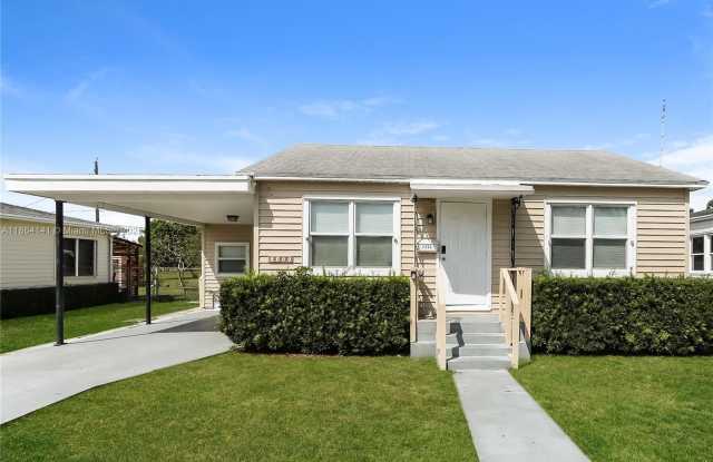 1121 Magnolia St photos photos