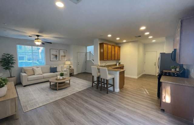 Modern 3-BDR Home in Gated Las Vegas Community | Solar Panels | EV-Ready Garage photos photos