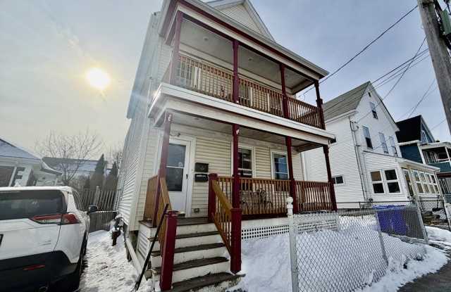 12 Wentworth St unit: 2 photos photos