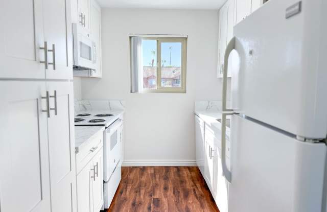 Cambridge Apartments | Suburban Comfort with City Connections! photos photos
