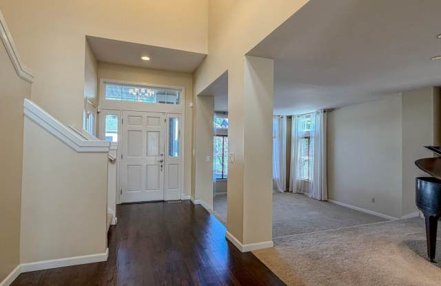 Lovely 4bd/3bth Kenmore Home, $3,900/mo. Gallery 3