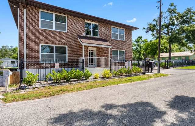 306 East Selma Avenue Gallery 2