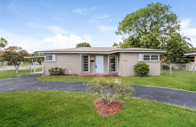 1565 NW 6th Ave photos photos