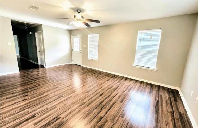 1317 Glenbrook Drive Gallery 2