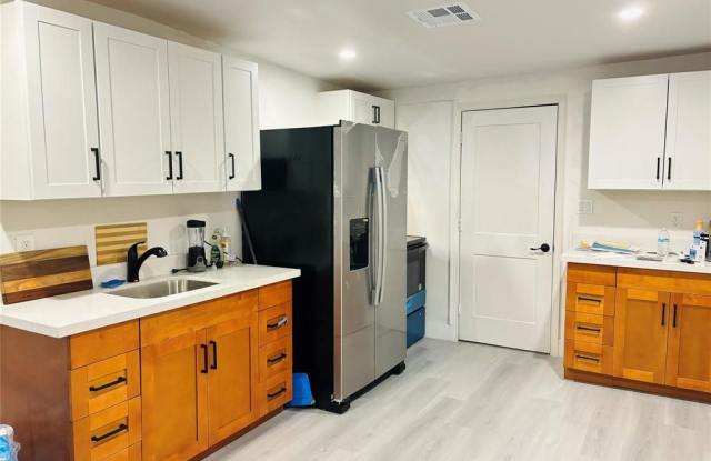 1116 W 32nd St - 1116 West 32nd Street, Riviera Beach, FL 33404