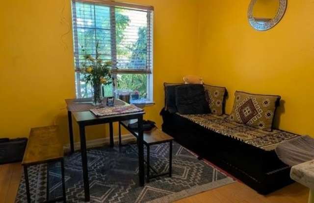 4292 Delacroix CT Gallery 3
