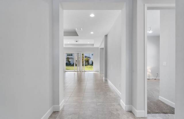 5747 Shore Pine Place Gallery 3