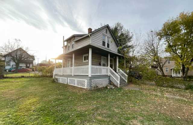 2403 Mira Court - 2403 Mira Court, Cleveland, OH 44109