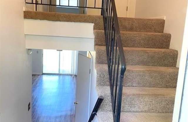 601 WHITE OAK Drive Gallery 2