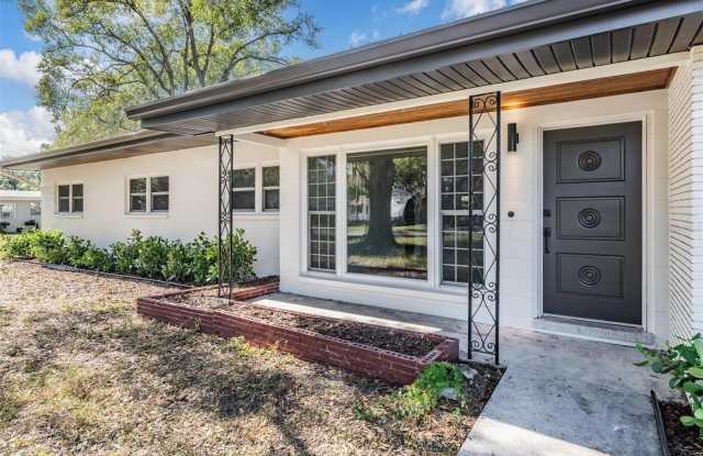 11012 N OREGON AVENUE photos photos