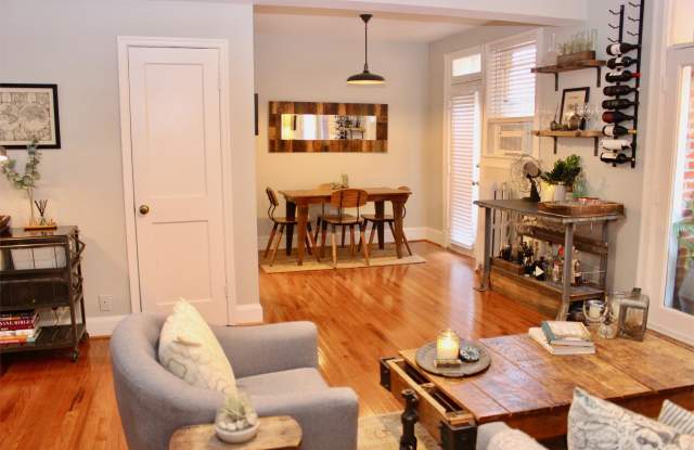 2009 Belmont Road Northwest, 101 Gallery 4