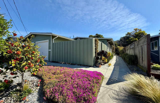 Refreshed 2 Bed/1-Bath Duplex Near Beach  Trails in Fairway Park photos photos