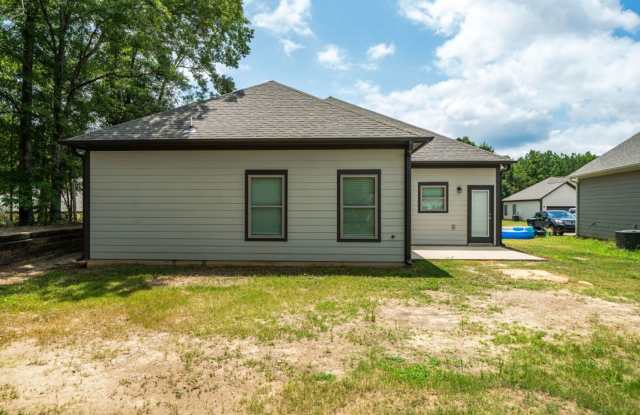 New Listing! 205 Avalon Way Clanton, AL 35045 Gallery 4