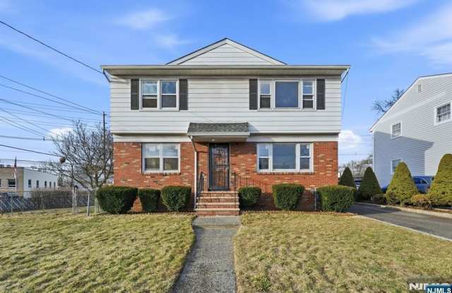 5 Josh Court 2 photos photos