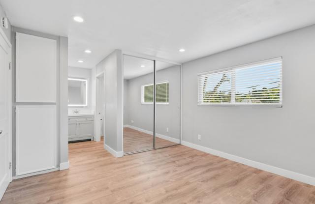 Pet Friendly & Remodeled 1BR Condo Near SDSU with Pool and Large Balcony Gallery 4
