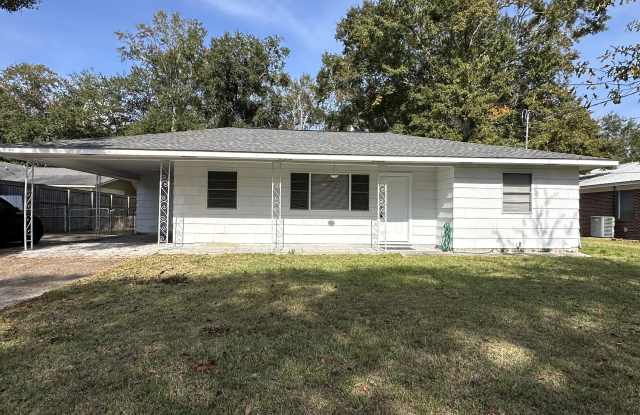 232 Audrey Circle - 232 Audrey Circle, Ocean Springs, MS 39564