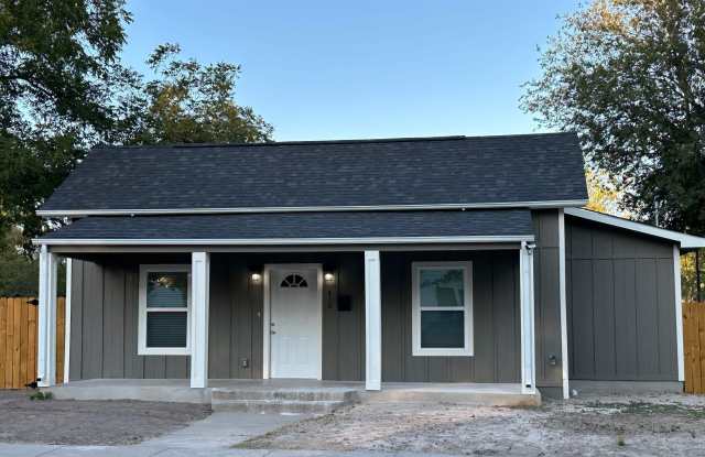 410 Pulliam - 410 Pulliam Street, Del Rio, TX 78840