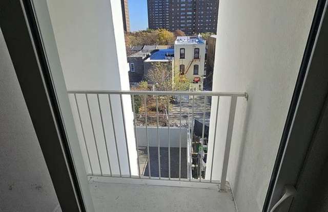 686 Eagle Avenue Gallery 4