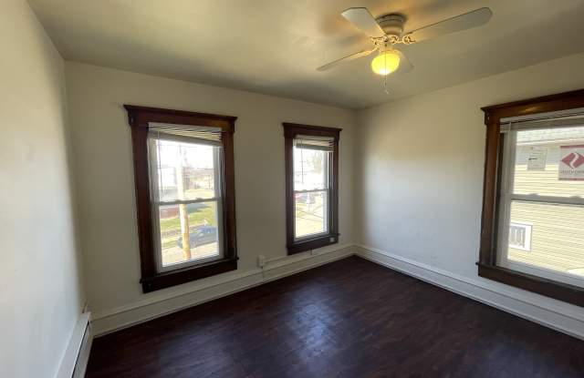 512 Shorb Avenue Northwest - 2 photos photos