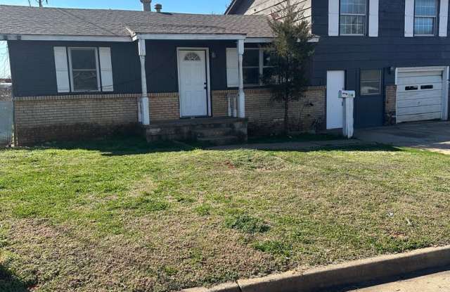 4 Bed 2 Bath Available! - 904 Southeast 34th Street, Oklahoma City, OK 73129