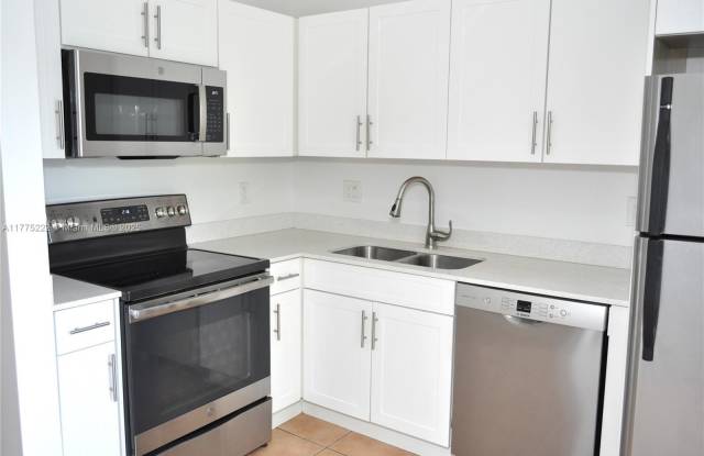 6646 SW 115th Ct - 6646 Southwest 115th Court, Kendall, FL 33173 6646 SW 115th Ct - 6646 Southwest 115th Court, Kendall, FL 33173