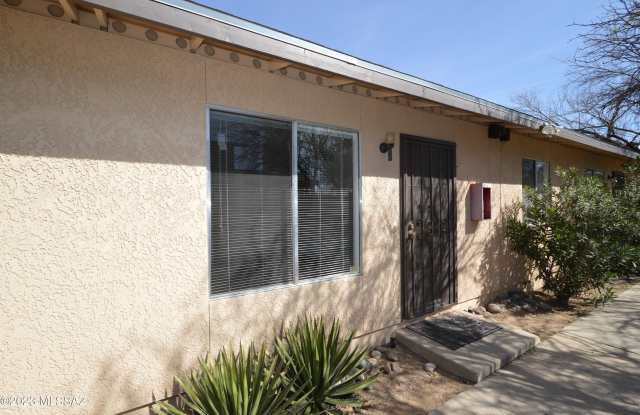 2736 N Orchard Avenue photos photos