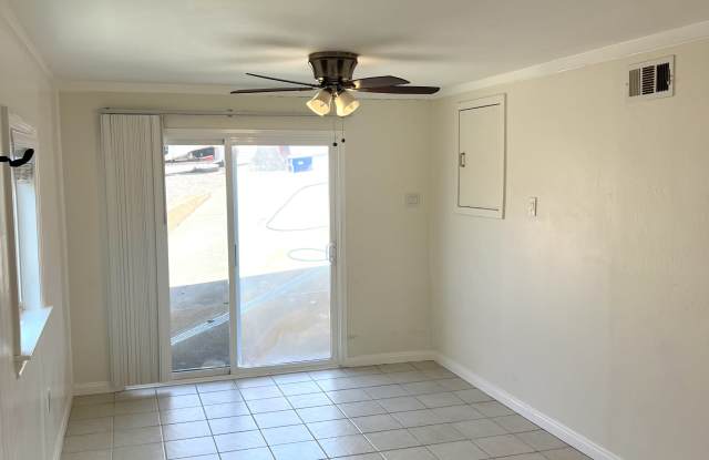 4530 Del Mar Avenue - Studio Gallery 2