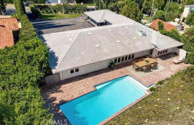 4450 Hayvenhurst Avenue photos photos