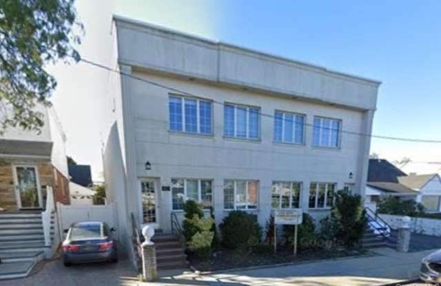 450 E Park Avenue unit: 3 photos photos