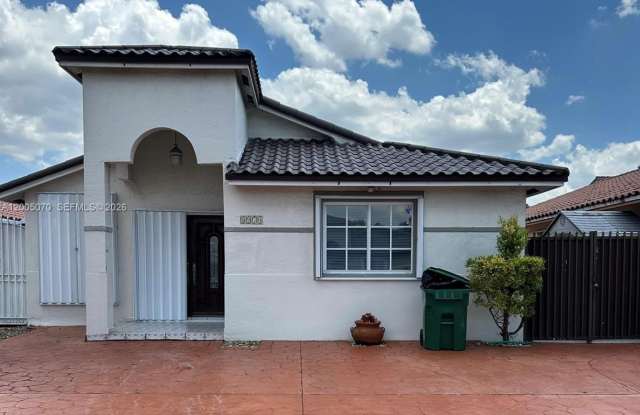 8974 NW 112th St photos photos