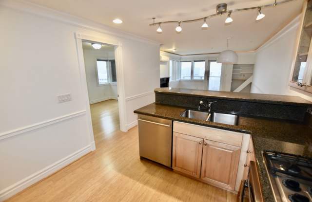 Capitol Hill 2 Bedroom w/ Incredible Views! Available Now! photos photos