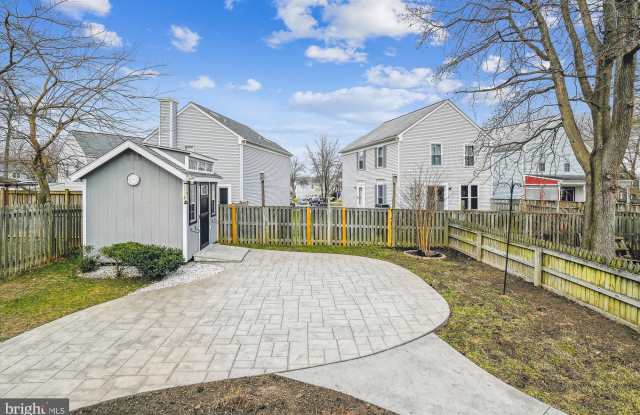 3512 OLD CROWN Drive Gallery 4