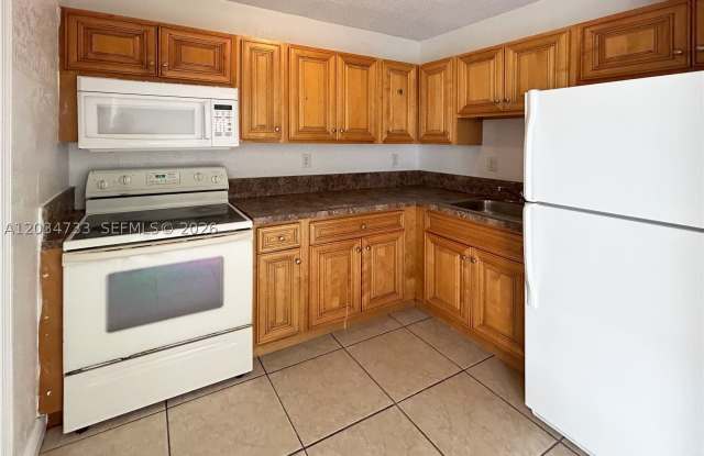 8287 NE Miami Ct Gallery 2