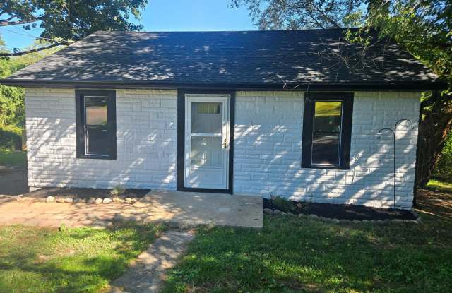 1099 E KINGS Highway Gallery 1