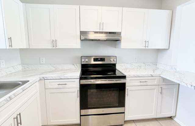 2552 W Bird St photos photos