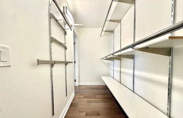 1515 S Beverly Dr Apt 306 Gallery 4
