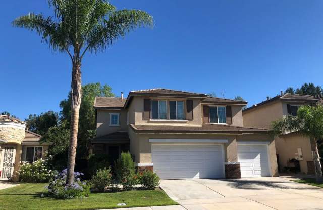 Paseo del Sol Home with Downstairs Bed  Bath - 31930 Calle Galarza, Temecula, CA 92592