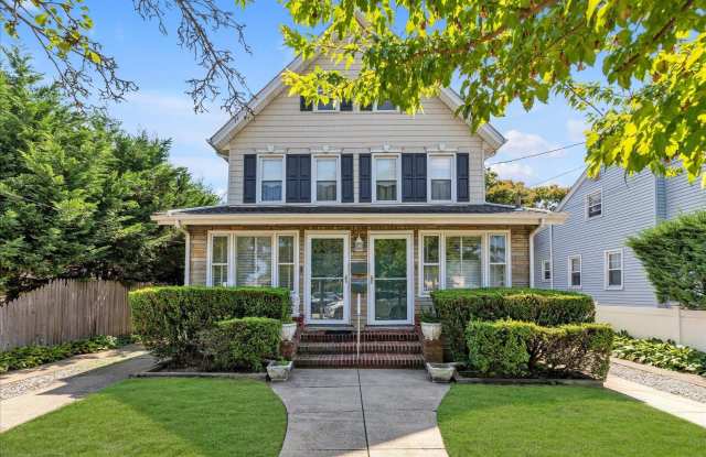 14 Endview Avenue - 14 Endview Avenue, Lynbrook, NY 11563